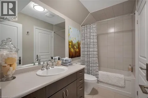 253 Hanover Street Oakville ON L6K 0H3