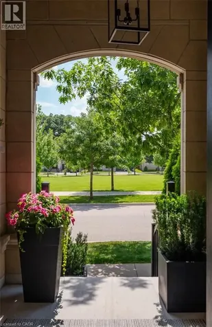 253 Hanover Street Oakville ON L6K 0H3