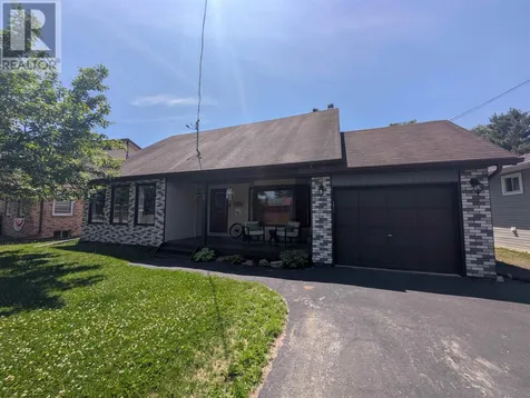12 Maple Street Wawa ON P0S 1K0