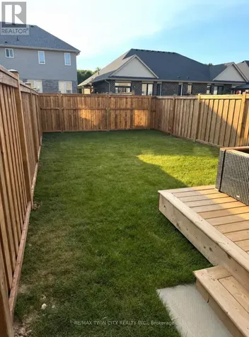 226 Renaissance Drive St. Thomas ON N5R 0C1
