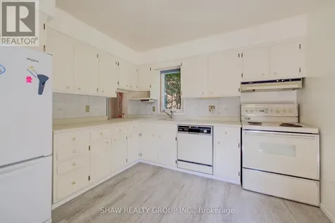 206 Candlewood Crescent Waterloo ON N2L 5Y9