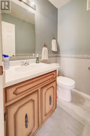206 Candlewood Crescent Waterloo ON N2L 5Y9