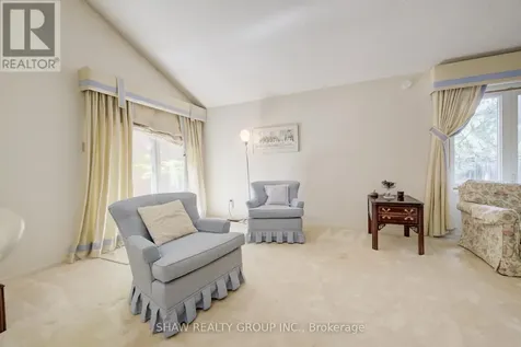 206 Candlewood Crescent Waterloo ON N2L 5Y9