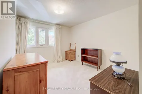 206 Candlewood Crescent Waterloo ON N2L 5Y9