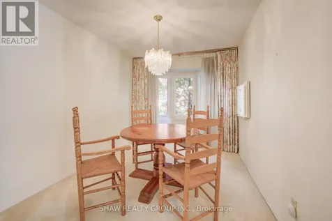 206 Candlewood Crescent Waterloo ON N2L 5Y9