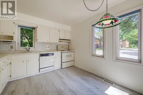 206 Candlewood Crescent Waterloo ON N2L 5Y9