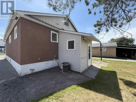 238 Third St E Fort Frances ON P9A 1P8