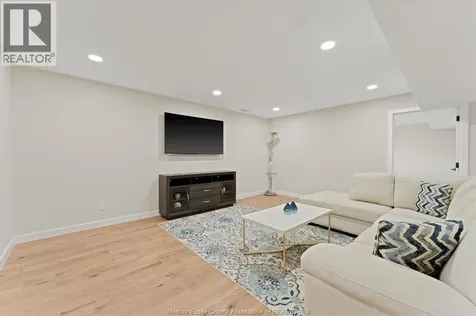 16 York Boulevard Kingsville ON N9Y 0E5