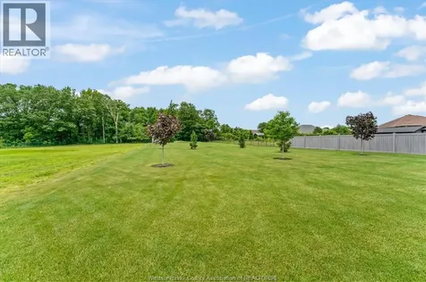 16 York Boulevard Kingsville ON N9Y 0E5