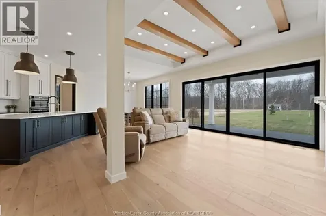 16 York Boulevard Kingsville ON N9Y 0E5