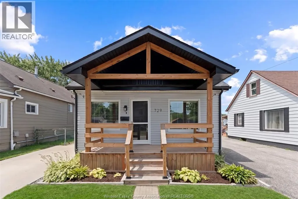 729 William Street Tecumseh ON N8N 2A2