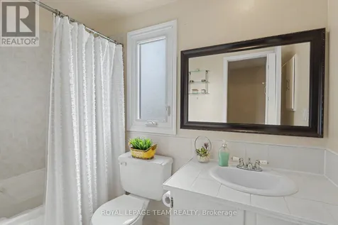 95 Seabrooke Drive Ottawa ON K2L 2H9