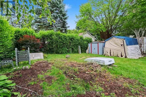 95 Seabrooke Drive Ottawa ON K2L 2H9