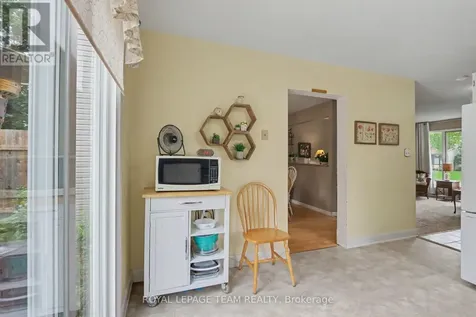 95 Seabrooke Drive Ottawa ON K2L 2H9