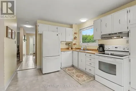 95 Seabrooke Drive Ottawa ON K2L 2H9