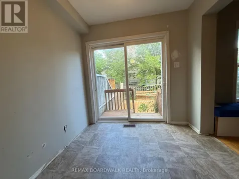 11 Meadowbreeze Drive Ottawa ON K2M 2L6