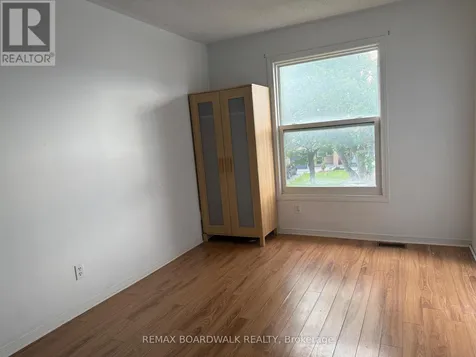 11 Meadowbreeze Drive Ottawa ON K2M 2L6