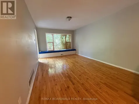 11 Meadowbreeze Drive Ottawa ON K2M 2L6