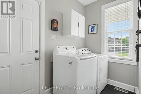 Waterdown 6548 Street North Ottawa ON K4P 0E7