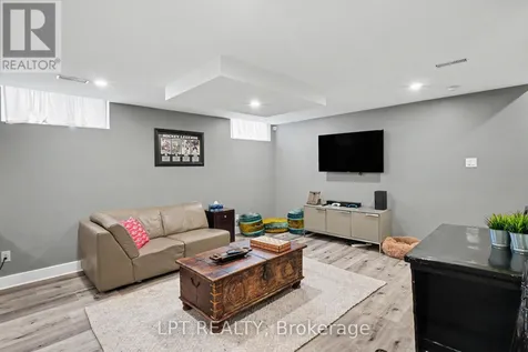 Waterdown 6548 Street North Ottawa ON K4P 0E7