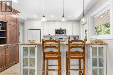 2296 Kay Street Ottawa ON K2C 1J7