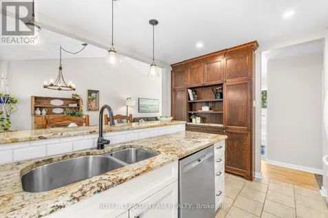 2296 Kay Street Ottawa ON K2C 1J7