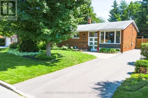 2296 Kay Street Ottawa ON K2C 1J7