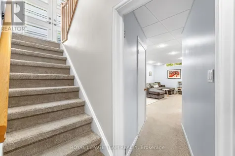 2296 Kay Street Ottawa ON K2C 1J7