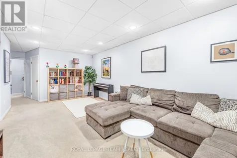2296 Kay Street Ottawa ON K2C 1J7