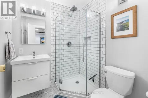 2296 Kay Street Ottawa ON K2C 1J7