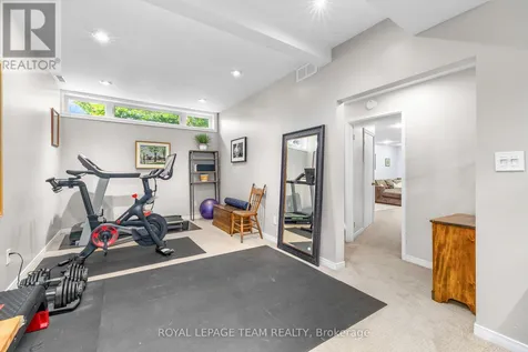 2296 Kay Street Ottawa ON K2C 1J7