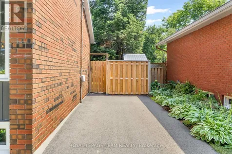 2296 Kay Street Ottawa ON K2C 1J7