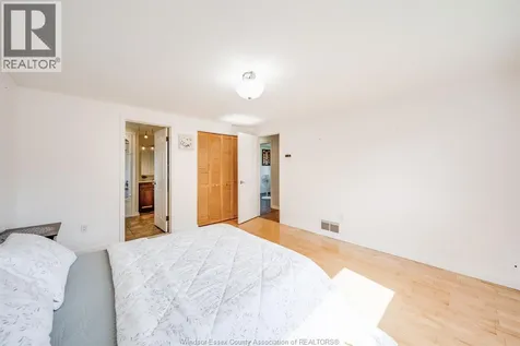 386 Woodridge Tecumseh ON N8N 3A8