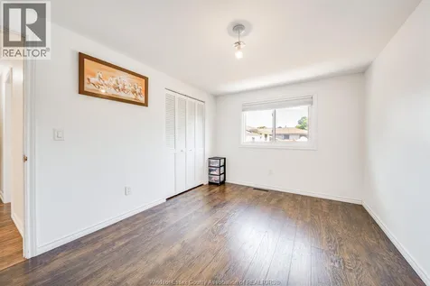 386 Woodridge Tecumseh ON N8N 3A8
