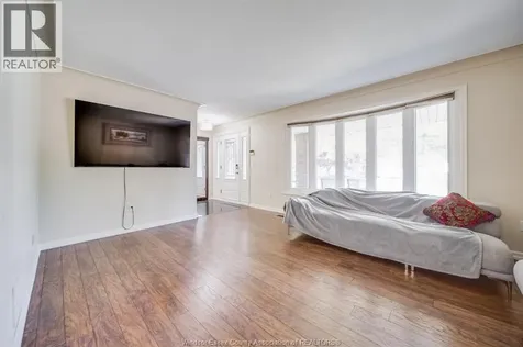 386 Woodridge Tecumseh ON N8N 3A8