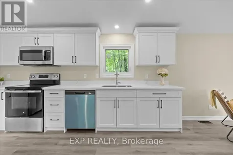 1045 Vista Barrett Private Ottawa ON K4P 1C8