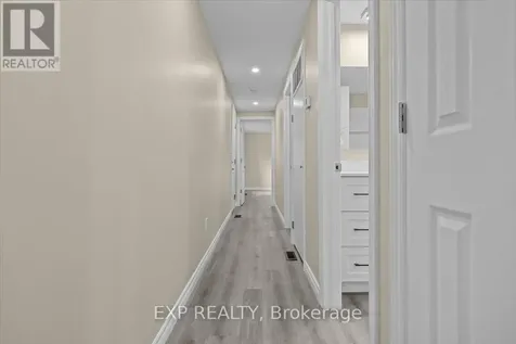 1045 Vista Barrett Private Ottawa ON K4P 1C8