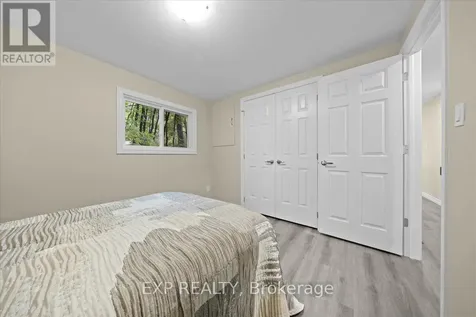 1045 Vista Barrett Private Ottawa ON K4P 1C8