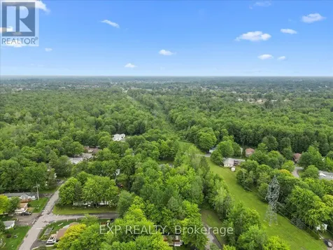 1045 Vista Barrett Private Ottawa ON K4P 1C8