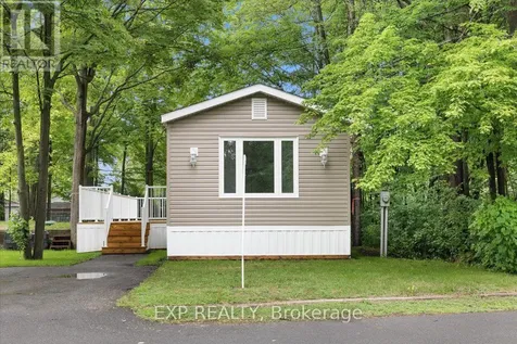 1045 Vista Barrett Private Ottawa ON K4P 1C8