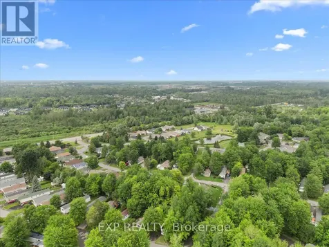 1045 Vista Barrett Private Ottawa ON K4P 1C8
