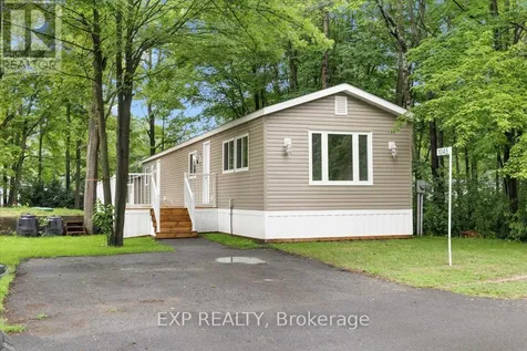 1045 Vista Barrett Private Ottawa ON K4P 1C8
