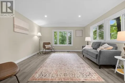 1045 Vista Barrett Private Ottawa ON K4P 1C8
