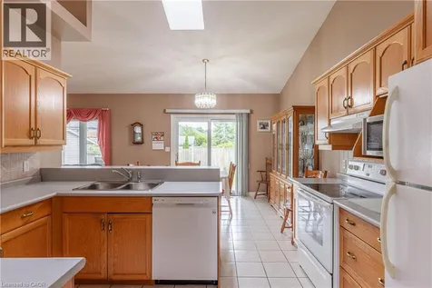 8034 Pinellas Park Drive Niagara Falls ON L2H 3B2