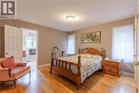 8034 Pinellas Park Drive Niagara Falls ON L2H 3B2