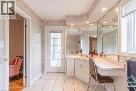 8034 Pinellas Park Drive Niagara Falls ON L2H 3B2