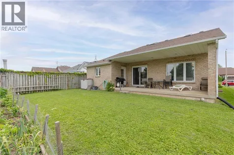 8034 Pinellas Park Drive Niagara Falls ON L2H 3B2
