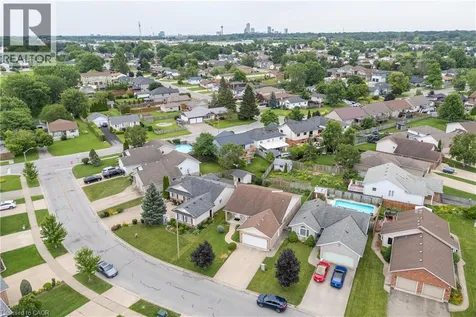 8034 Pinellas Park Drive Niagara Falls ON L2H 3B2