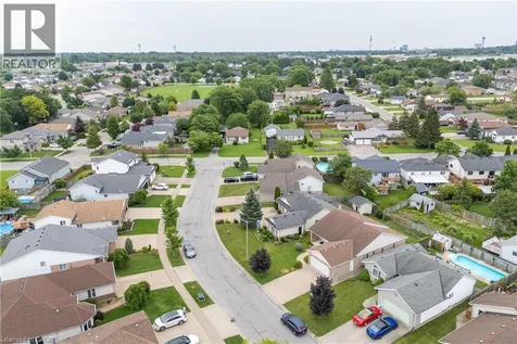 8034 Pinellas Park Drive Niagara Falls ON L2H 3B2