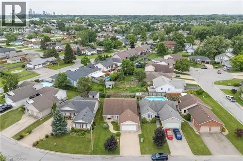 8034 Pinellas Park Drive Niagara Falls ON L2H 3B2